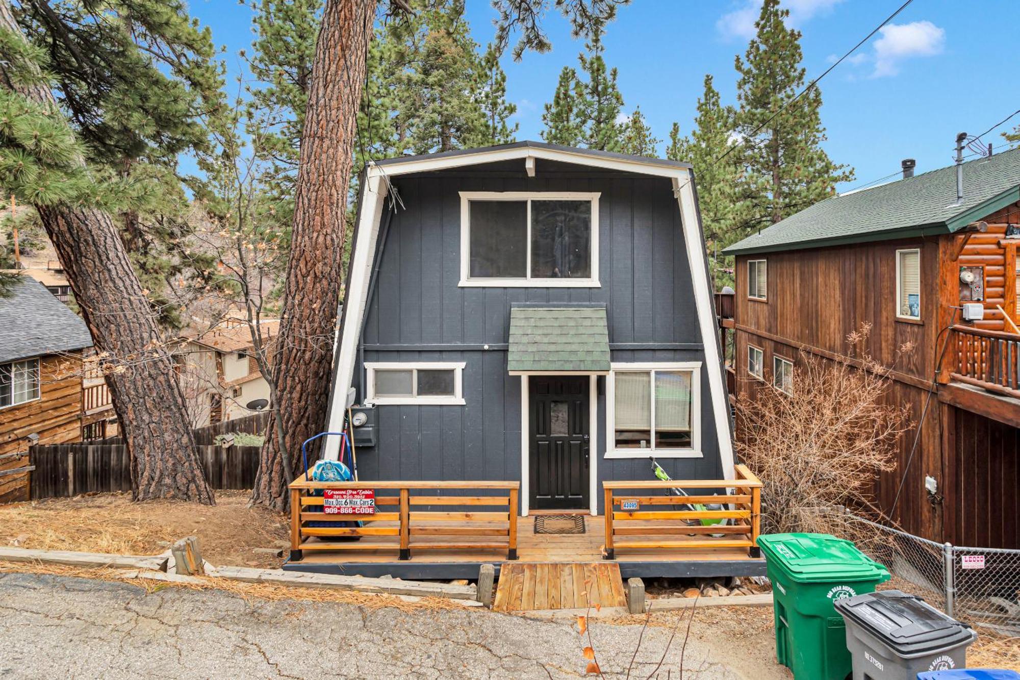 Cozy Crescent Tree Cabin Near Bear Mountain ビッグ・ベアー・レイク エクステリア 写真