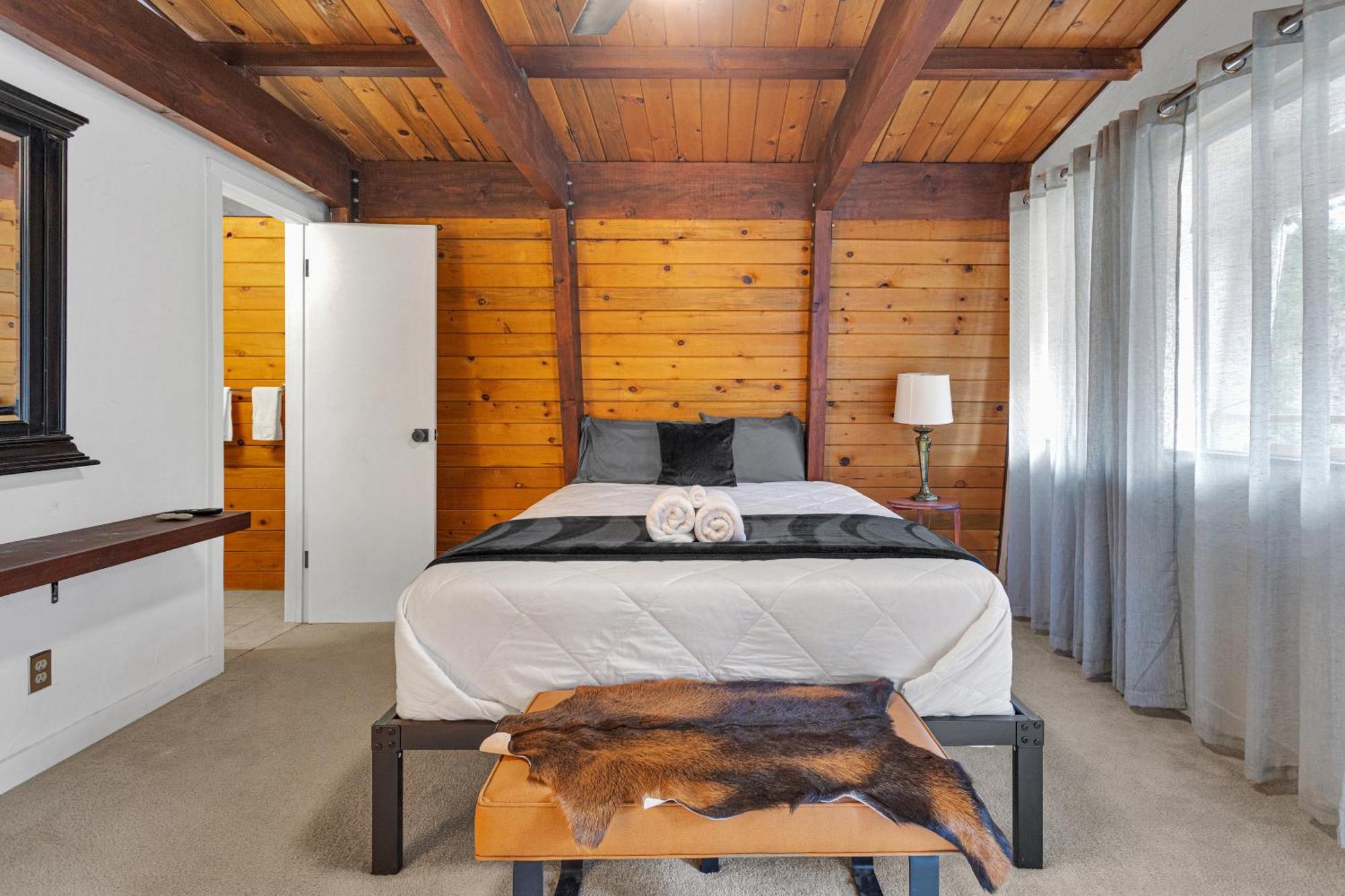 Cozy Crescent Tree Cabin Near Bear Mountain ビッグ・ベアー・レイク エクステリア 写真